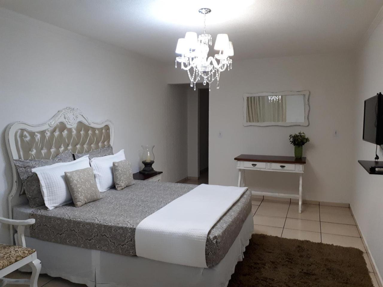 Pousada Cris Garden Bed&Breakfast Foz do Iguaçu Eksteriør billede